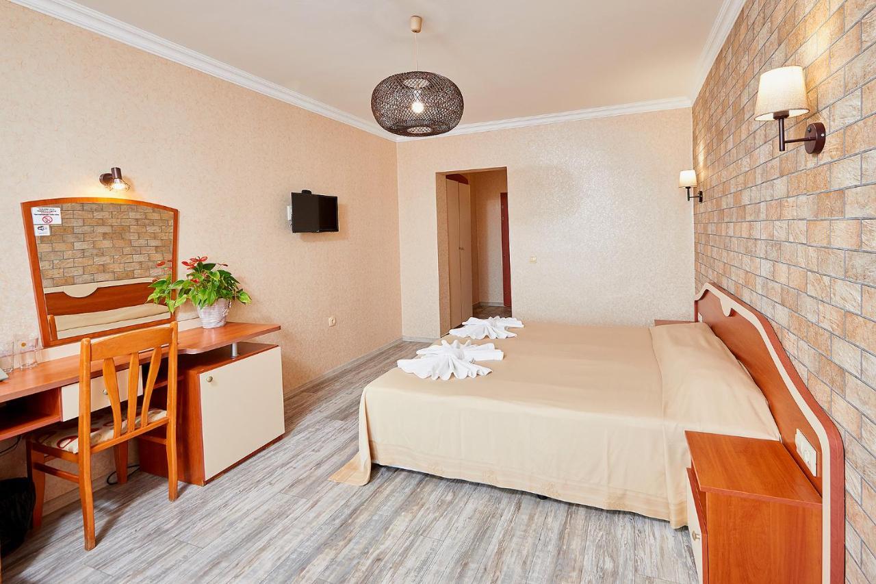 Petar And Pavel Hotel & Relax Center Pomorie Exteriör bild
