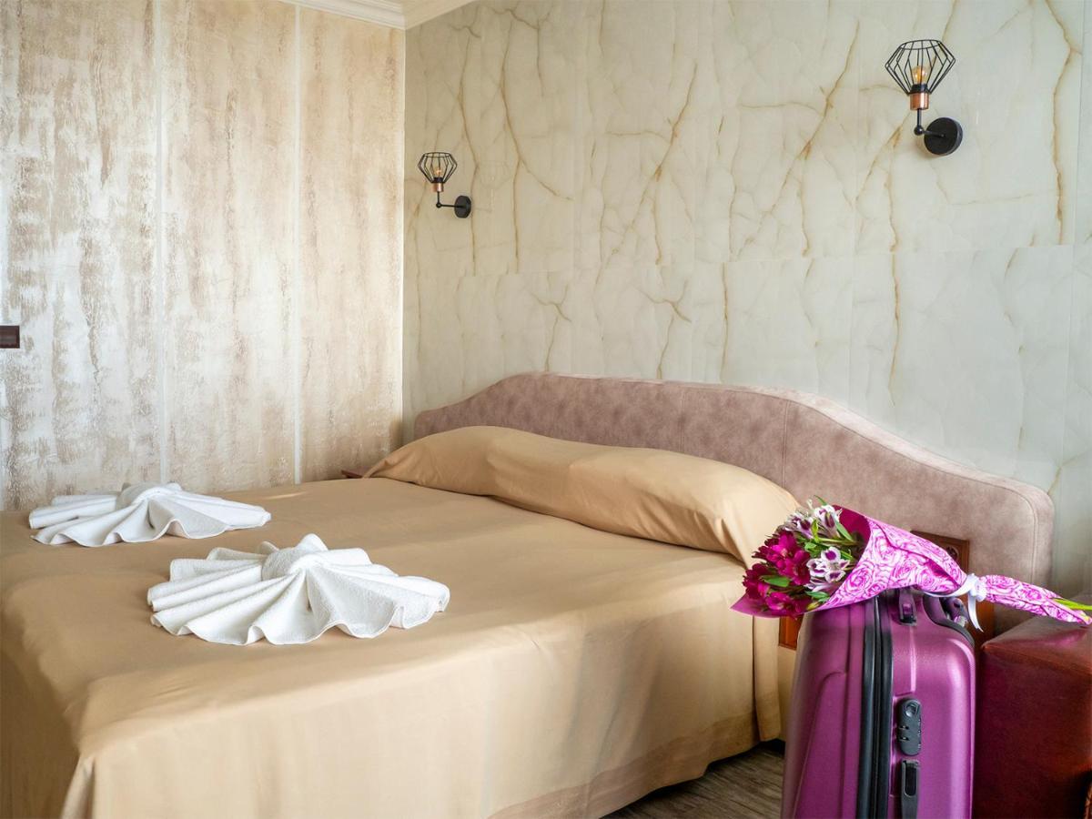 Petar And Pavel Hotel & Relax Center Pomorie Exteriör bild